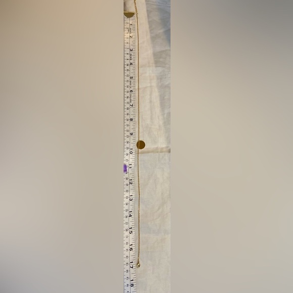 Dainty Gold stainless steel engraved Flower on‎ delicate Chain necklace - Picture 3 of 13